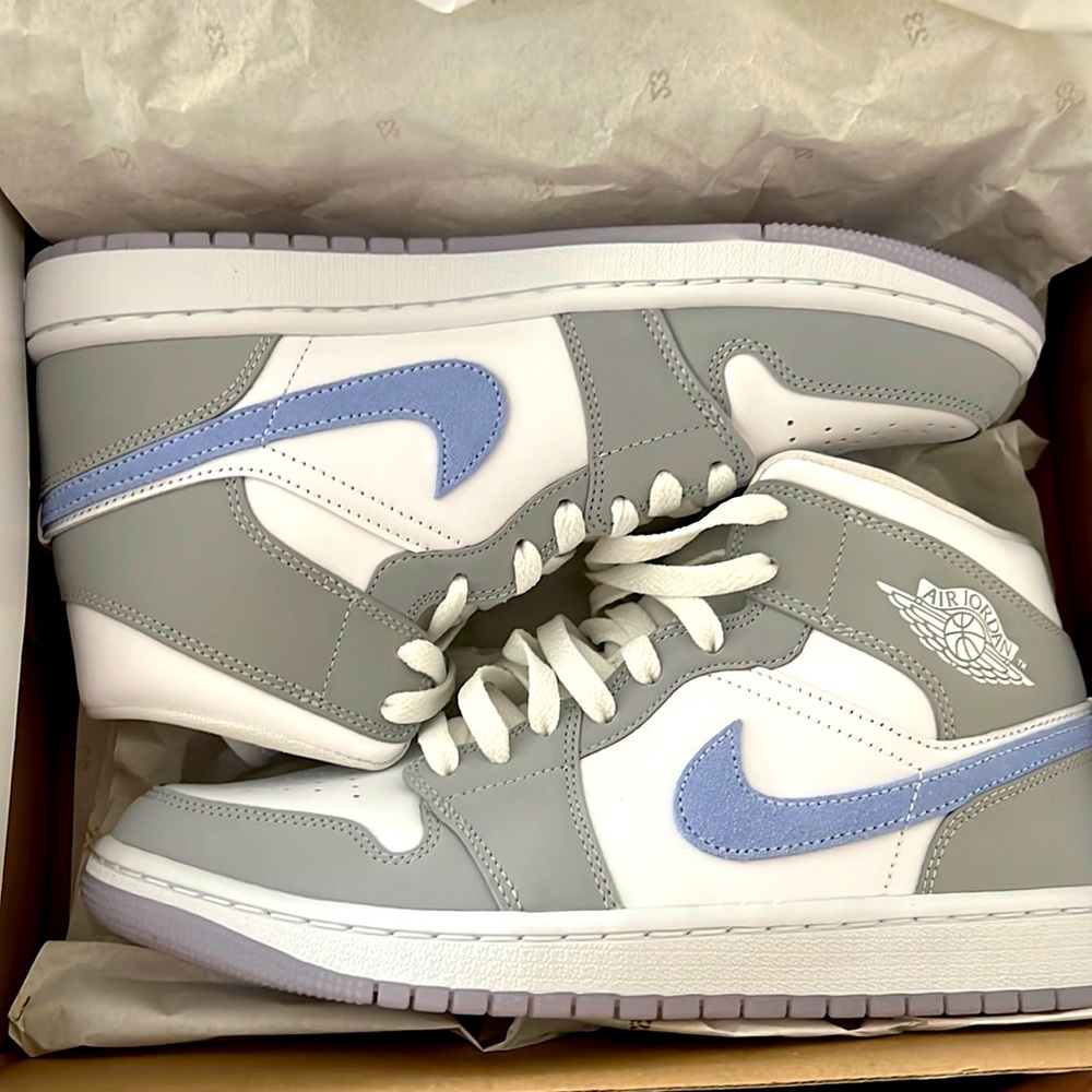Nike Air Jordan 1 Mid Grey Wolf Blue (W) Brand new and Authentic guaranteed